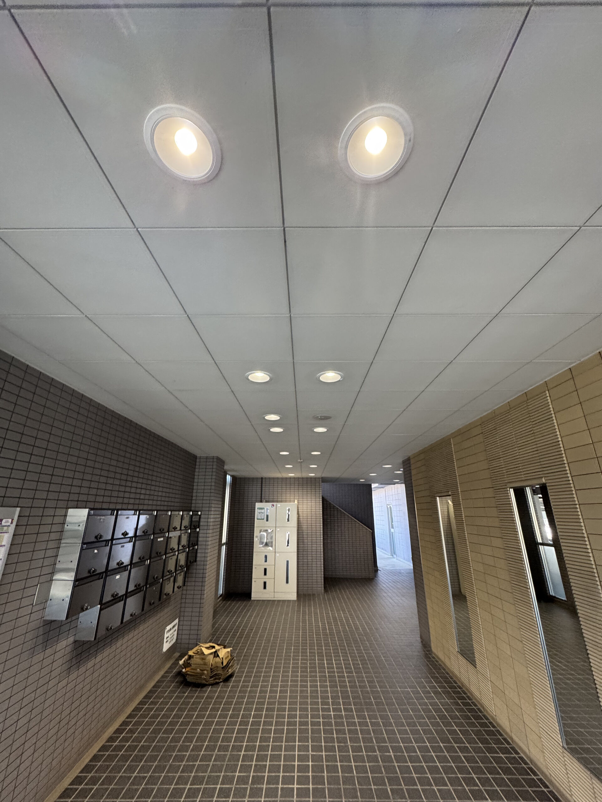 マンションを管理されている方へ、ダウンライトのLED化工事についてご紹介します。
